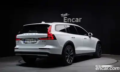 Volvo V60 2024 2.0 Автомат в Москве № 212823, миниатюра 3