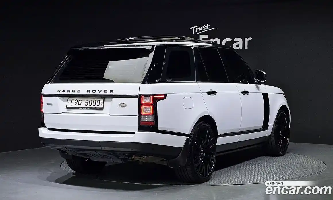 Land Rover Range-Rover 2015 4.4 Автомат в Москве № 213712, фото 14