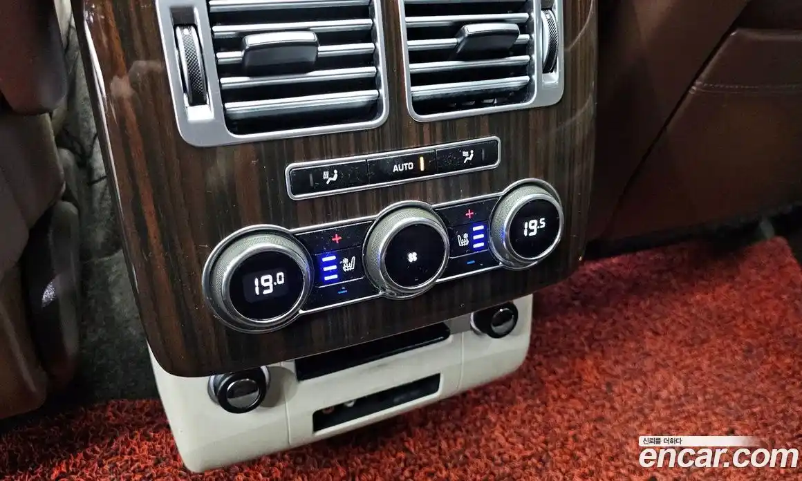 Land Rover Range-Rover 2015 4.4 Автомат в Москве № 213712, фото 5