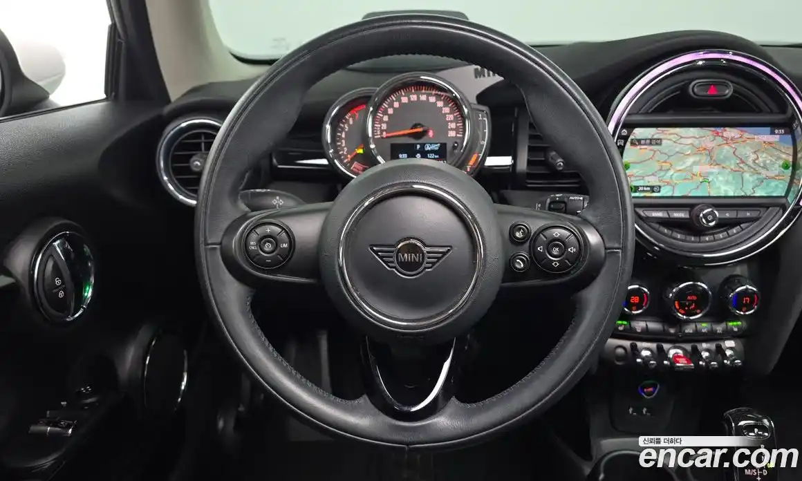 Mini Cooper 2020 1.5 Автомат в Москве № 214169, фото 13