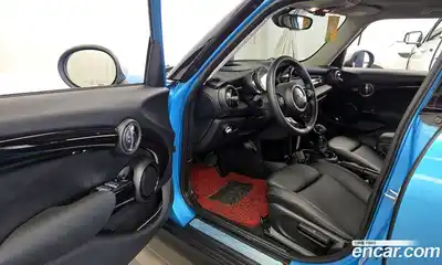 Mini Cooper 2019 1.5 Автомат в Москве № 214368, миниатюра 12