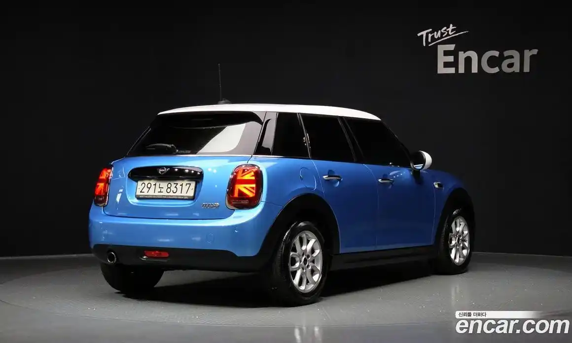 Mini Cooper 2019 1.5 Автомат в Москве № 214368, фото 18