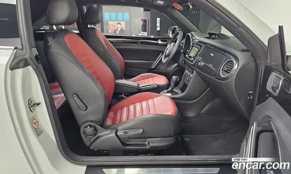 Volkswagen Beatle 2014 2.0 Автомат в Москве № 214991, фото 11