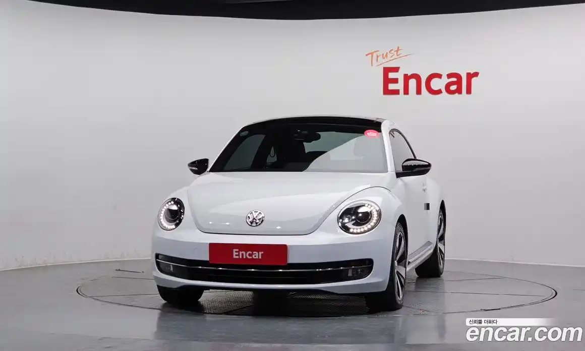 Volkswagen Beatle 2014 2.0 Автомат в Москве № 214991, фото 3