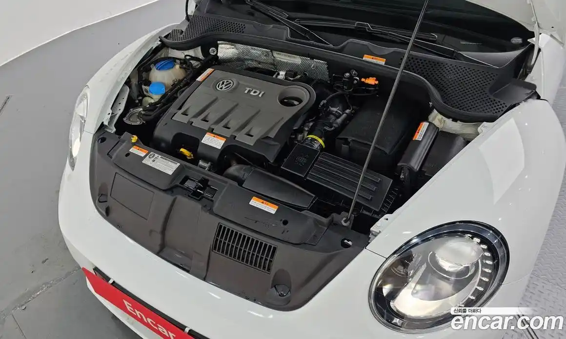 Volkswagen Beatle 2014 2.0 Автомат в Москве № 214991, фото 6