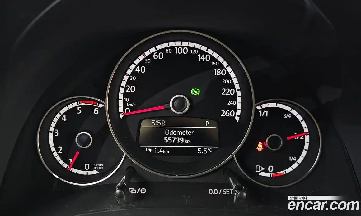 Volkswagen Beatle 2014 2.0 Автомат в Москве № 214991, фото 8