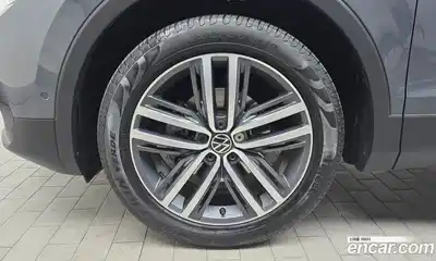 Volkswagen Tiguan 2023 2.0 Автомат в Москве № 215285, миниатюра 11