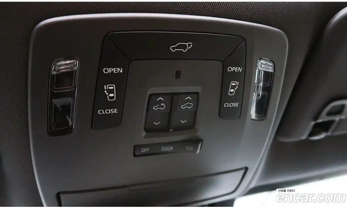 Toyota Sienna 2022 2.5 Автомат в Москве № 215624, фото 11