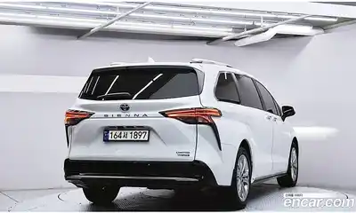 Toyota Sienna 2022 2.5 Автомат в Москве № 215624, миниатюра 3