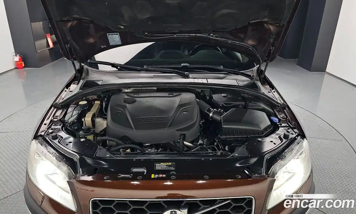 Volvo XC70 2016 2.0 Автомат в Москве № 218158, фото 1