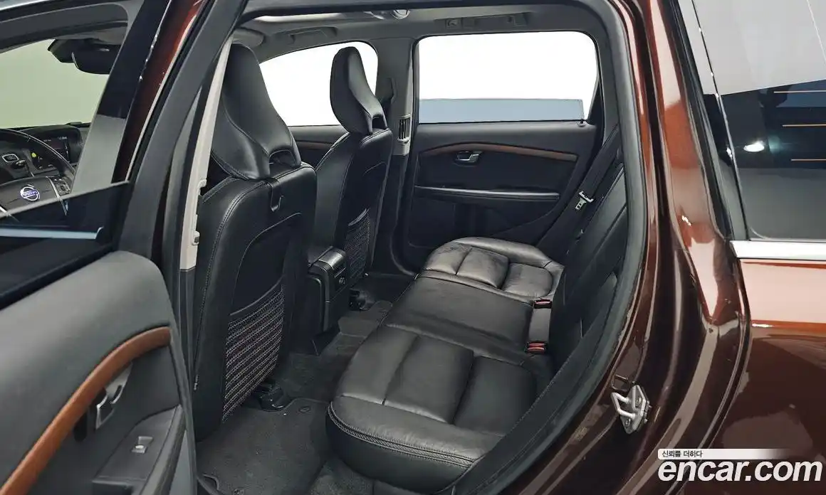 Volvo XC70 2016 2.0 Автомат в Москве № 218158, фото 14