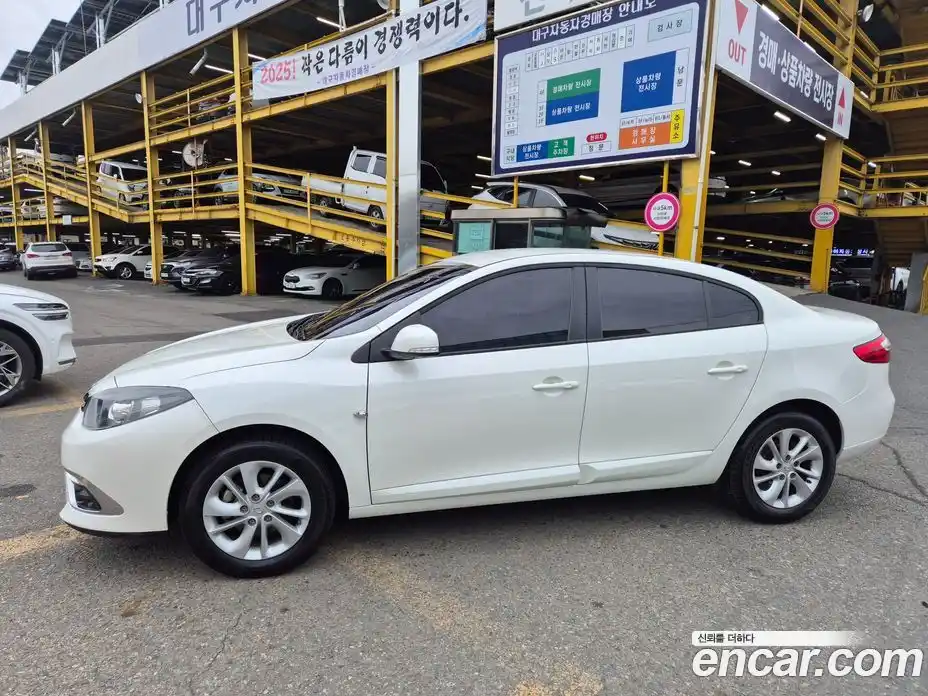 Renault SM3 2016 1.6 Автомат в Москве № 227343, фото 3