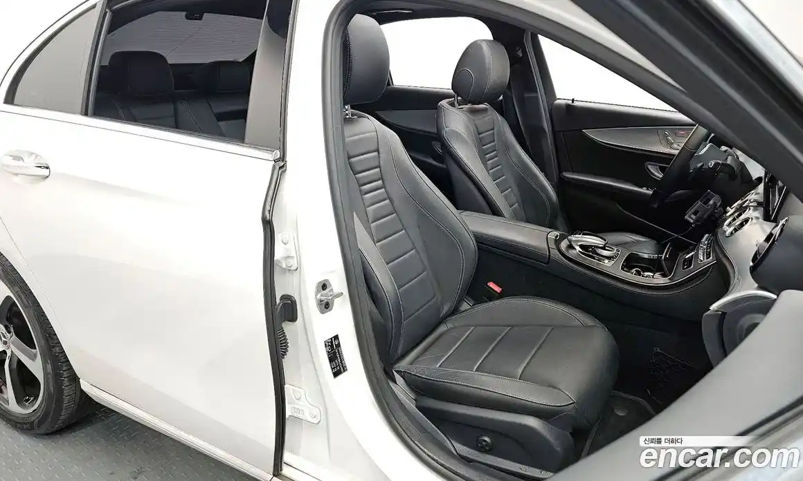 Mercedes-Benz E-Class 2020 2.0 Автомат в Москве № 229566, фото 17