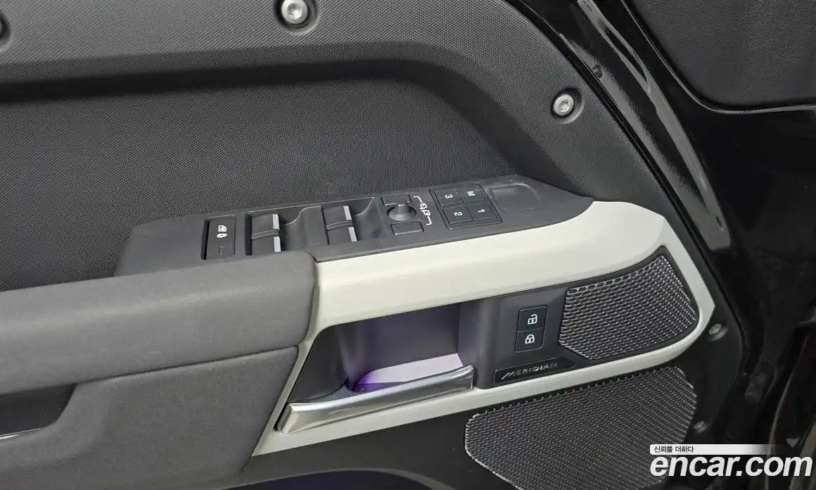 Land Rover Defender 2023 3.0 Автомат в Москве № 231241, фото 20