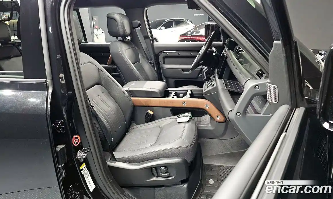 Land Rover Defender 2024 3.0 Автомат в Москве № 231272, фото 15