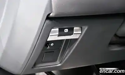 Land Rover Defender 2024 3.0 Автомат в Москве № 231272, миниатюра 5