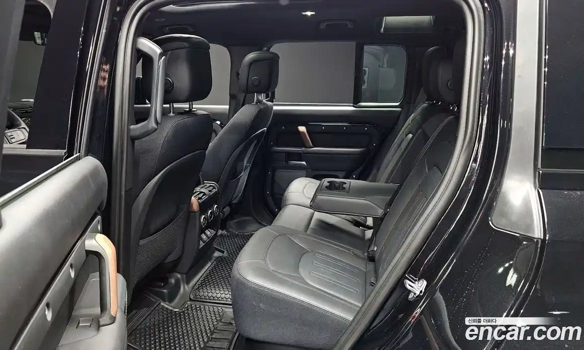 Land Rover Defender 2024 3.0 Автомат в Москве № 231272, фото 7