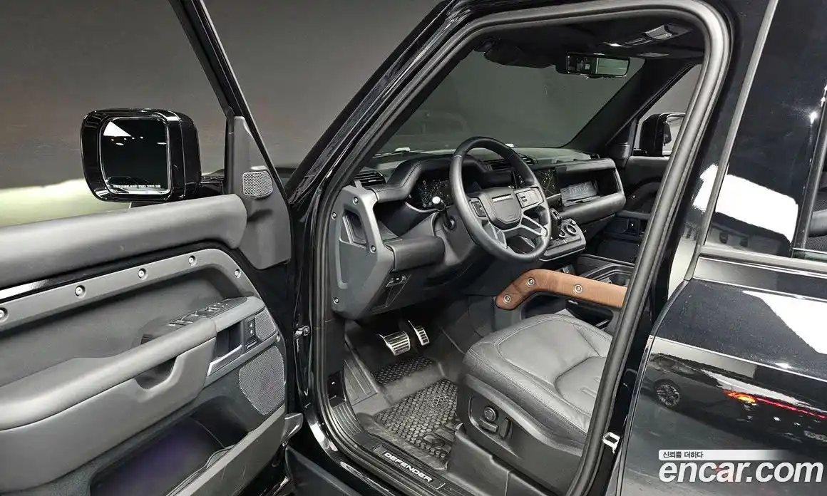 Land Rover Defender 2024 3.0 Автомат в Москве № 231272, фото 8