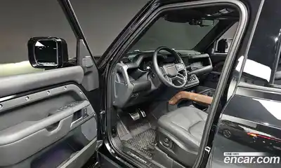 Land Rover Defender 2024 3.0 Автомат в Москве № 231272, миниатюра 8