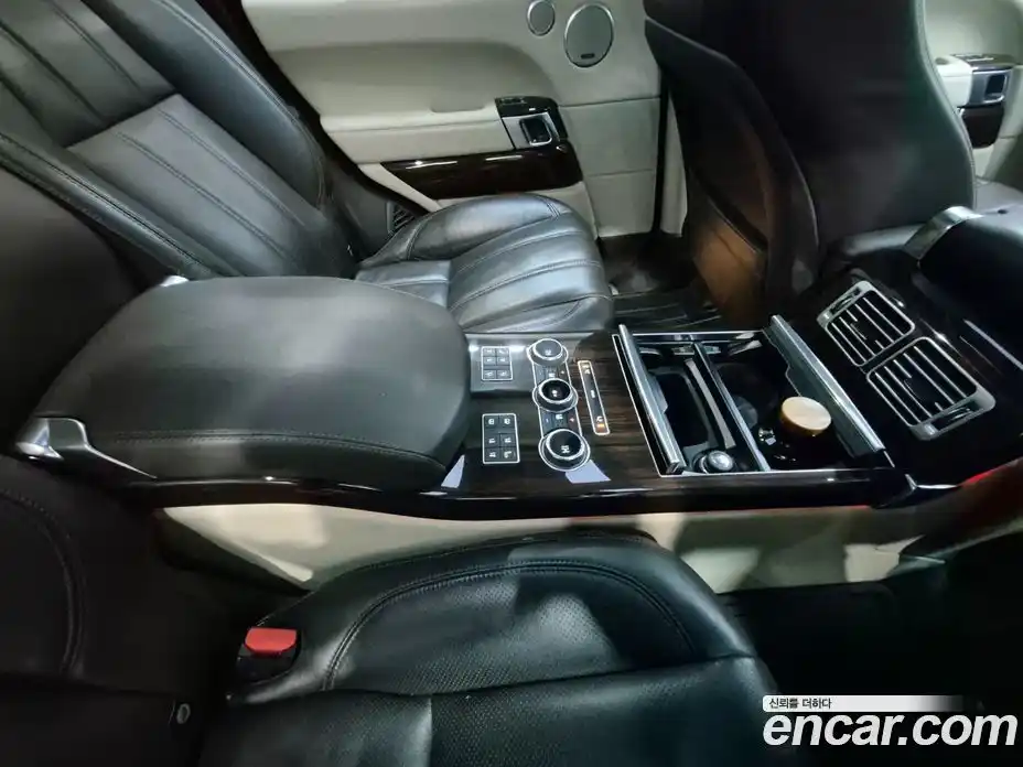 Land Rover Range-Rover 2015 4.4 Автомат в Москве № 231353, фото 12