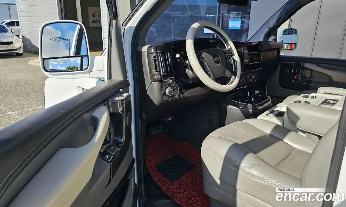 Chevrolet Express Van 2015 6.0 Автомат в Москве № 234801, фото 11