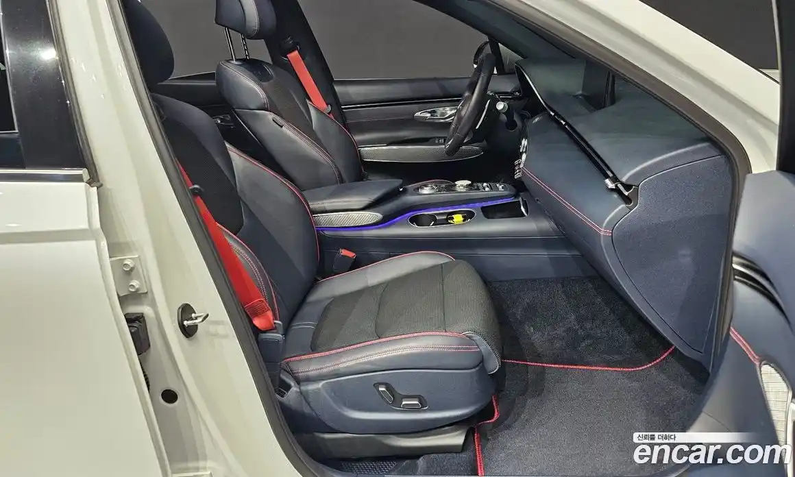 Genesis GV70 2023 2.5 Автомат в Москве № 24684, фото 17