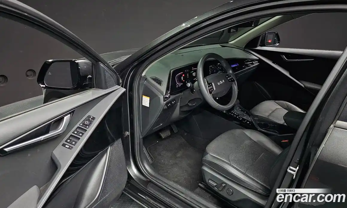 Kia Niro 2022 1.6 Автомат в Москве № 250146, фото 11