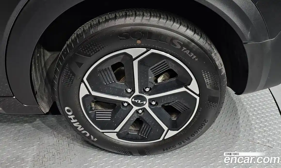 Kia Niro 2022 1.6 Автомат в Москве № 250146, фото 17