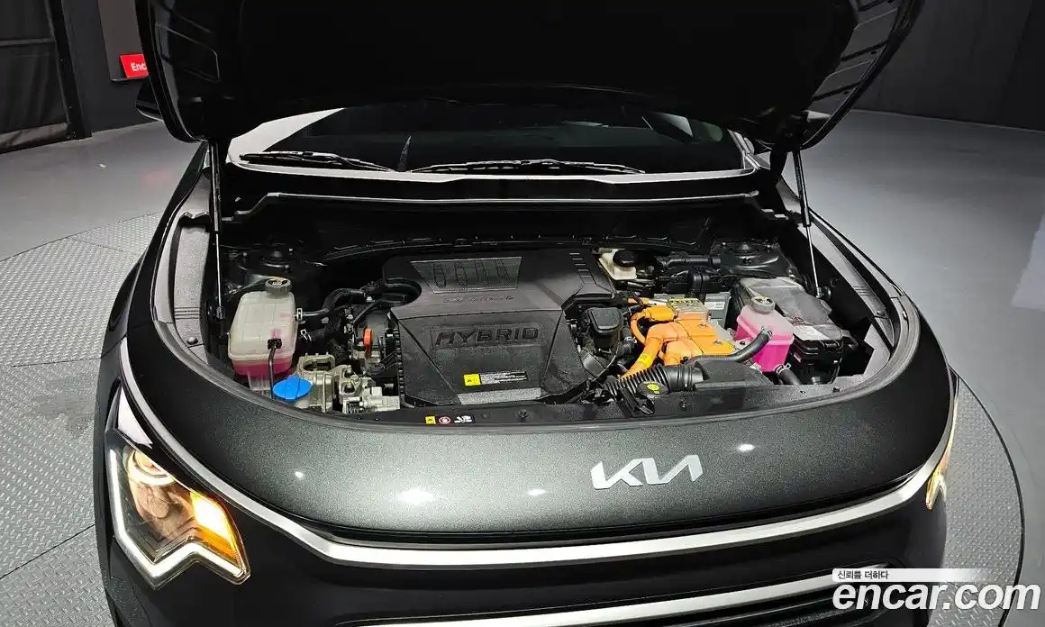 Kia Niro 2022 1.6 Автомат в Москве № 250146, фото 7