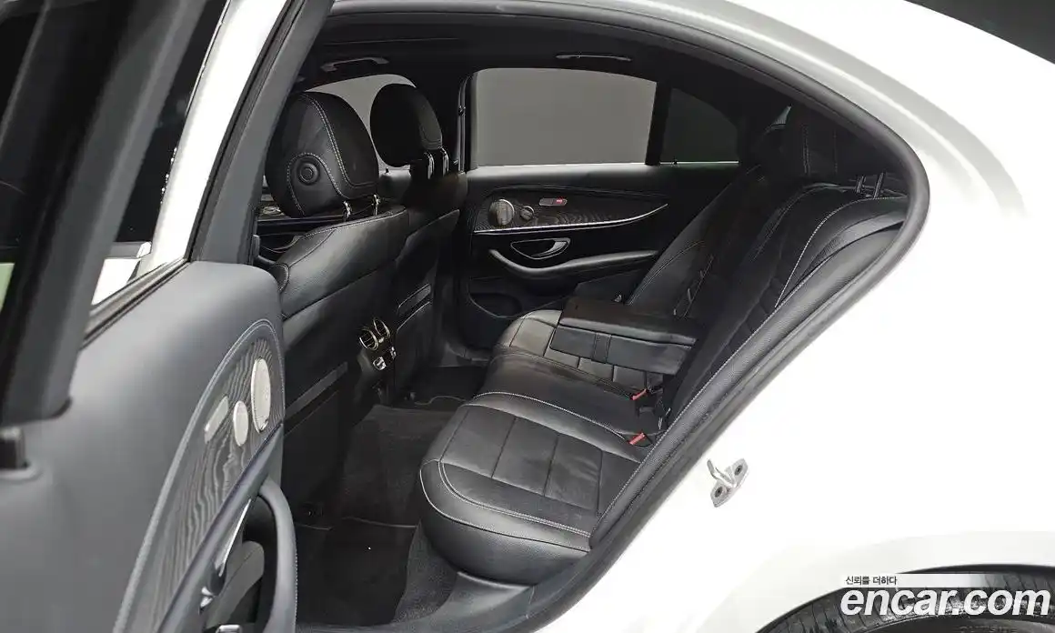 Mercedes-Benz E-Class 2022 2.0 Автомат в Москве № 262810, фото 11