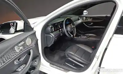 Mercedes-Benz E-Class 2022 2.0 Автомат в Москве № 262810, миниатюра 10