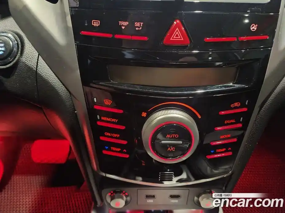 SsangYong TIBOLI 2015 1.6 Автомат в Москве № 291852, фото 15