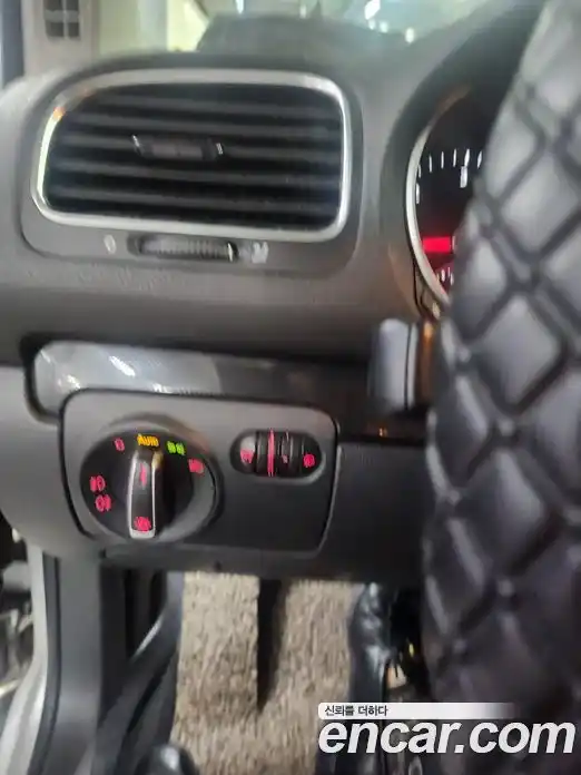 Volkswagen Golf 2012 1.6 Автомат в Москве № 301915, фото 13