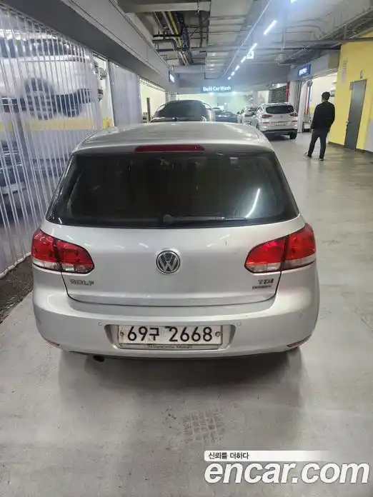 Volkswagen Golf 2012 1.6 Автомат в Москве № 301915, фото 4