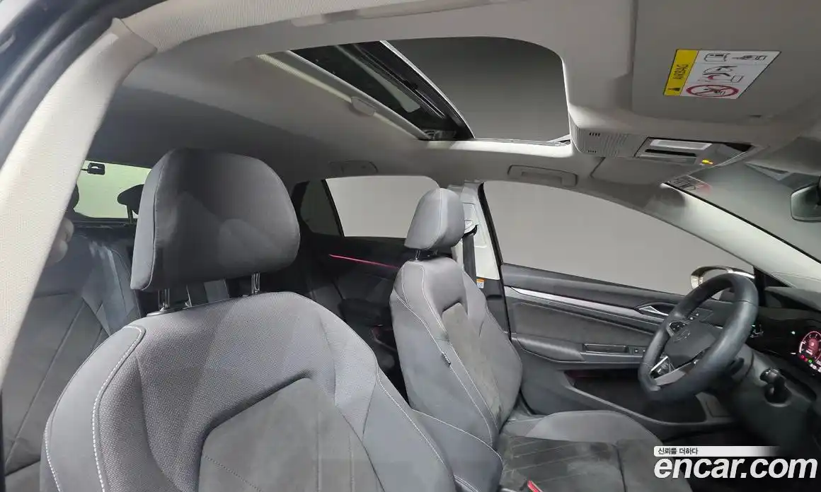 Volkswagen Golf 2023 2.0 Автомат в Москве № 329761, фото 12