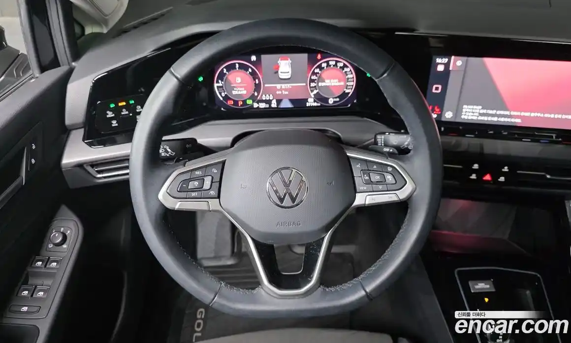 Volkswagen Golf 2023 2.0 Автомат в Москве № 329761, фото 14