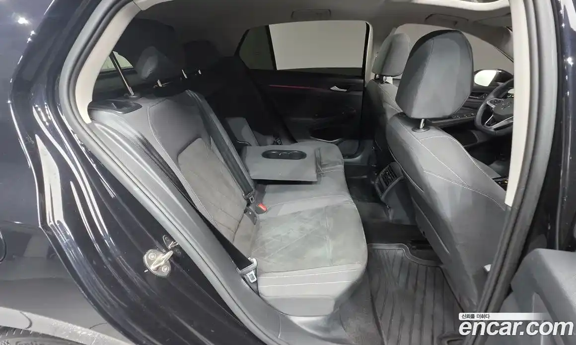 Volkswagen Golf 2023 2.0 Автомат в Москве № 329761, фото 19