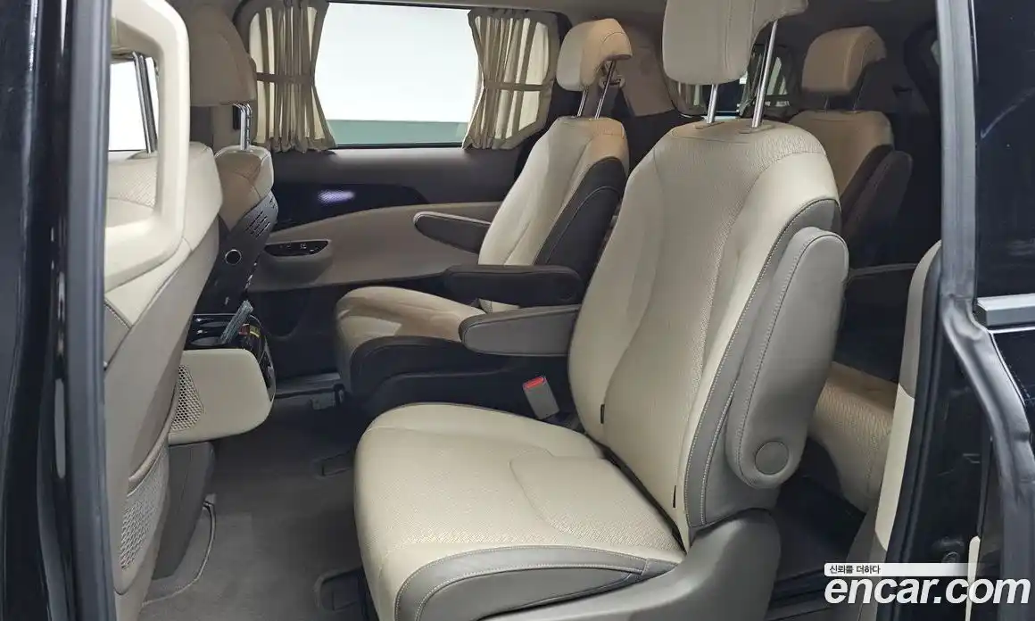 Kia Canival 2022 3.5 Автомат в Москве № 337304, фото 3