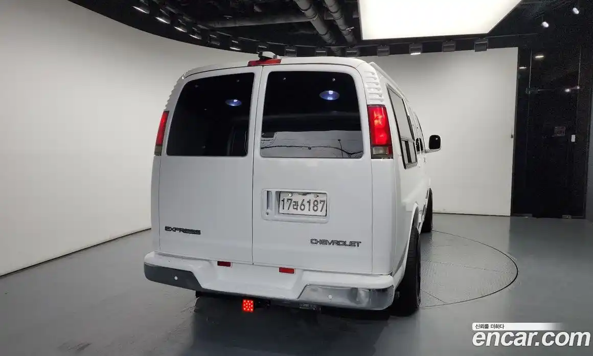 Chevrolet Express Van 2000 5.7 Автомат в Москве № 353803, фото 4