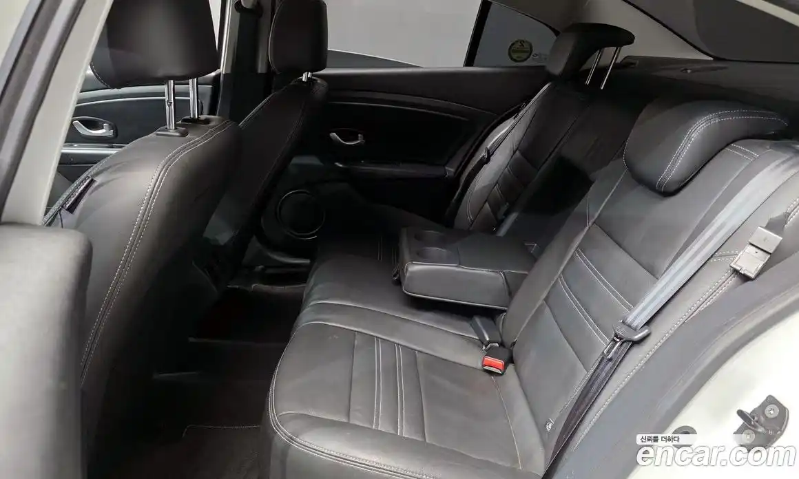 Renault SM3 2013 1.6 Автомат в Москве № 355907, фото 12