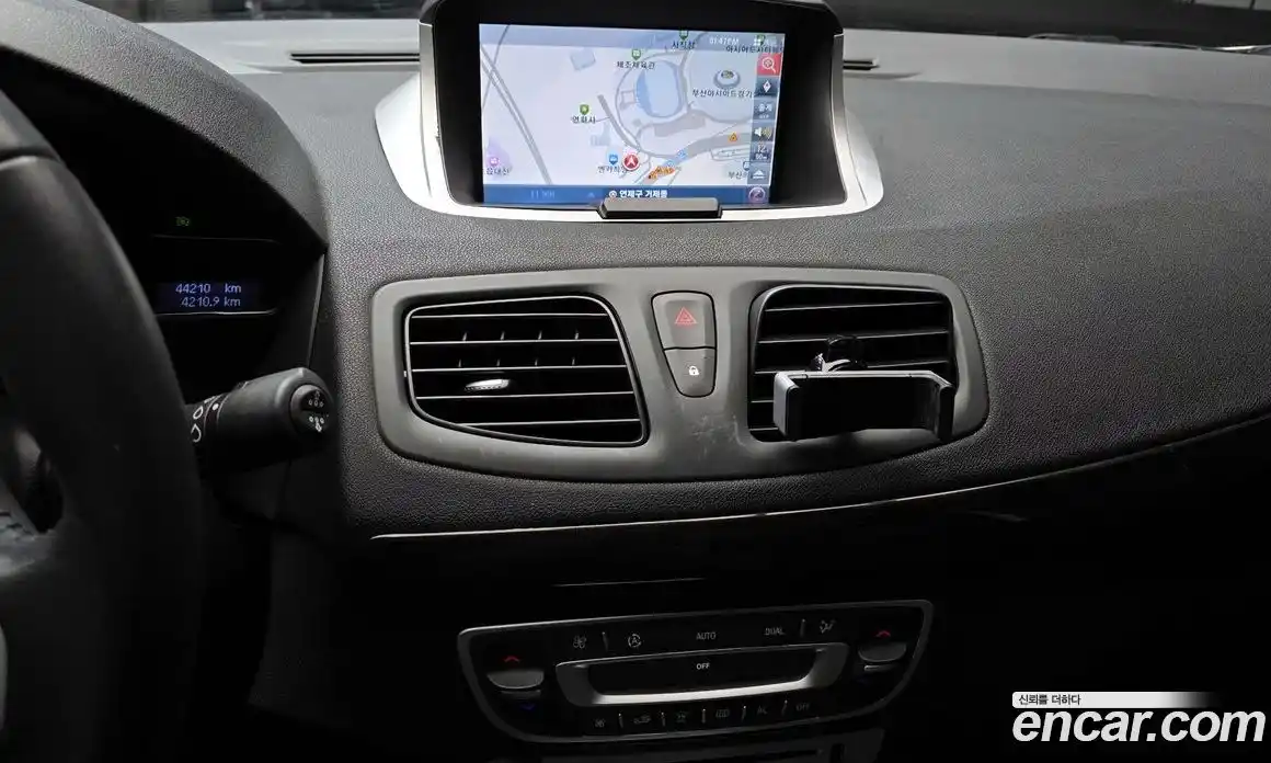 Renault SM3 2013 1.6 Автомат в Москве № 355907, фото 14