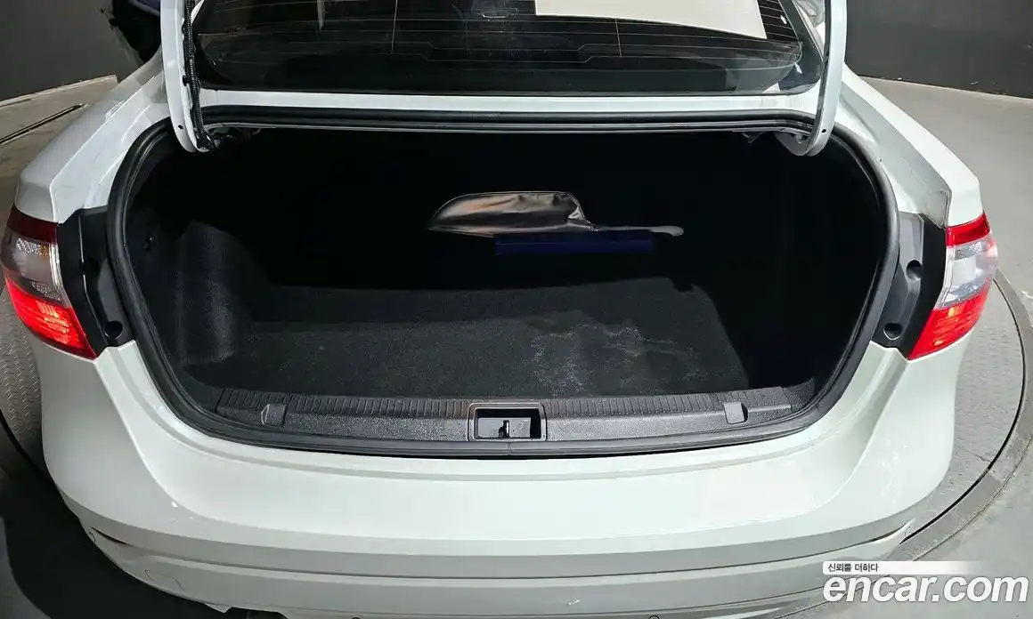 Renault SM3 2013 1.6 Автомат в Москве № 355907, фото 20