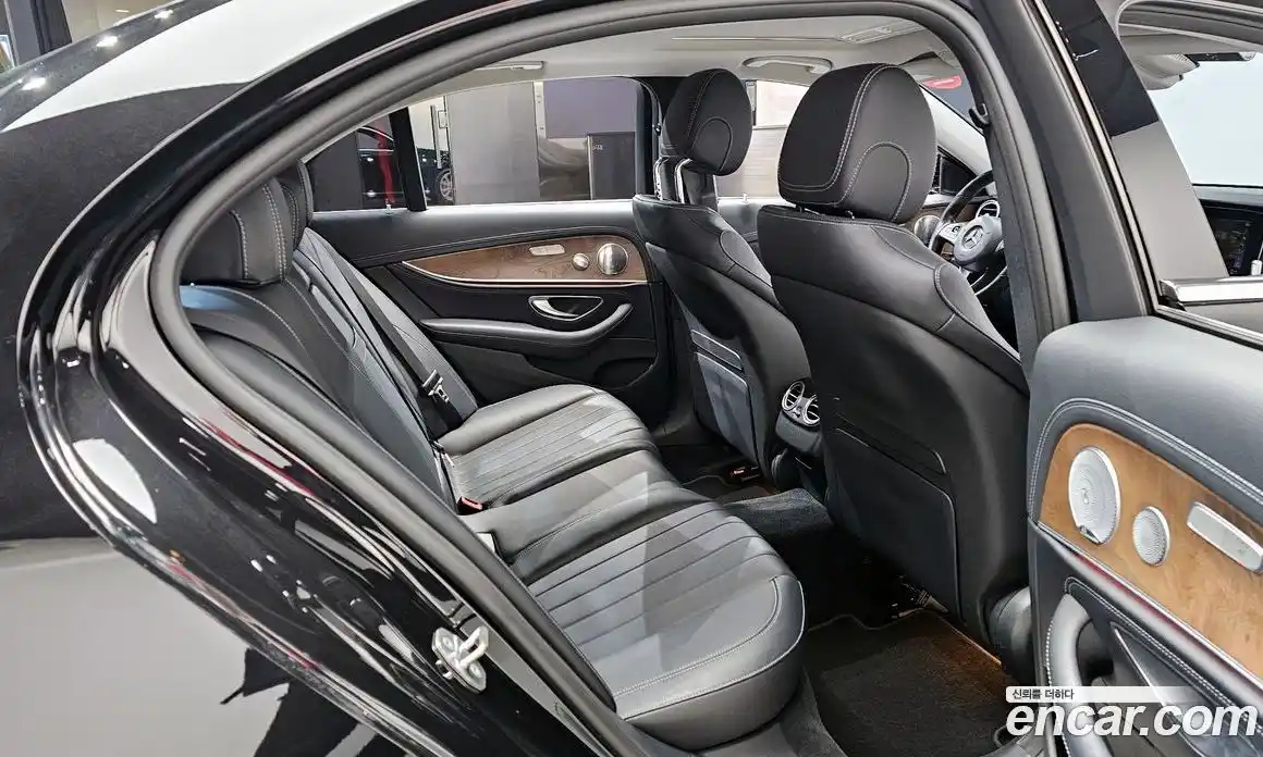 Mercedes-Benz E-Class 2018 2.0 Автомат в Москве № 372229, фото 12