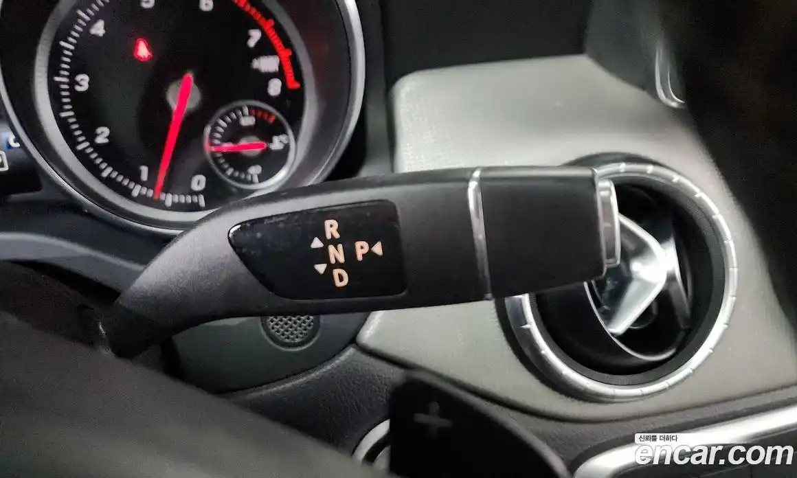 Mercedes-Benz CLA-Class 2017 2.0 Автомат в Москве № 372481, фото 9