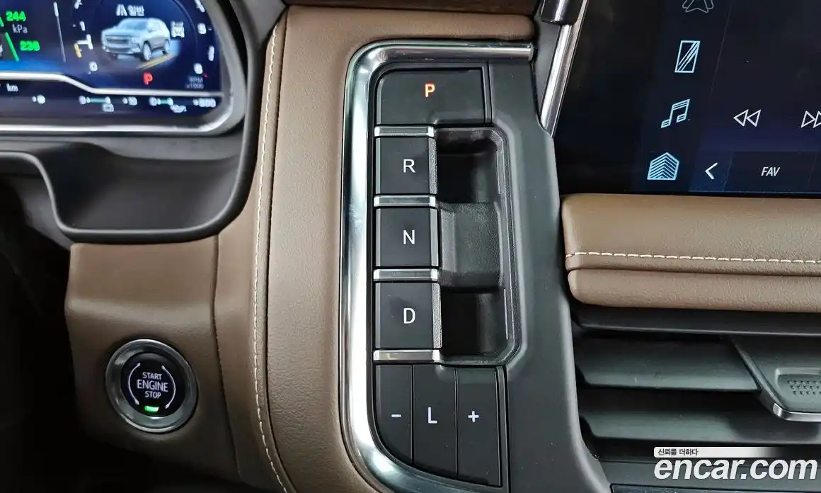 Chevrolet Tahoe 2023 6.2 Автомат в Москве № 38100, фото 19