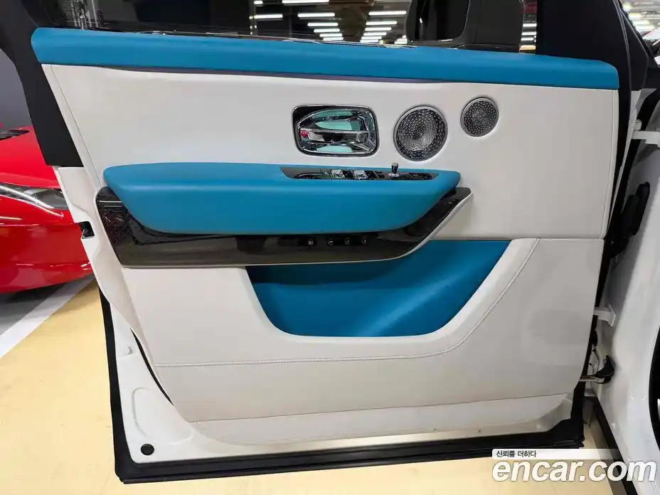 Rolls-Royce Cullinan 2022 6.7 Автомат в Москве № 407373, фото 13