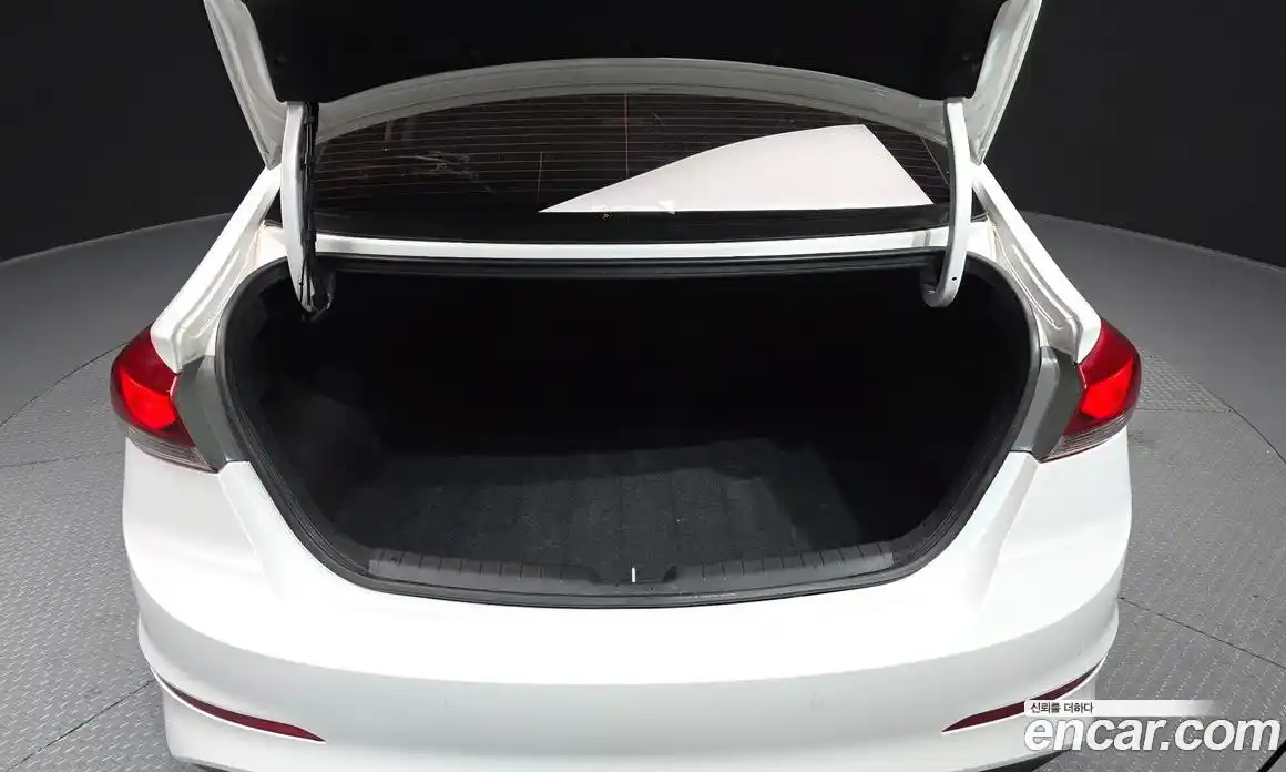 Hyundai Avante 2017 1.6 Автомат в Москве № 450475, фото 19