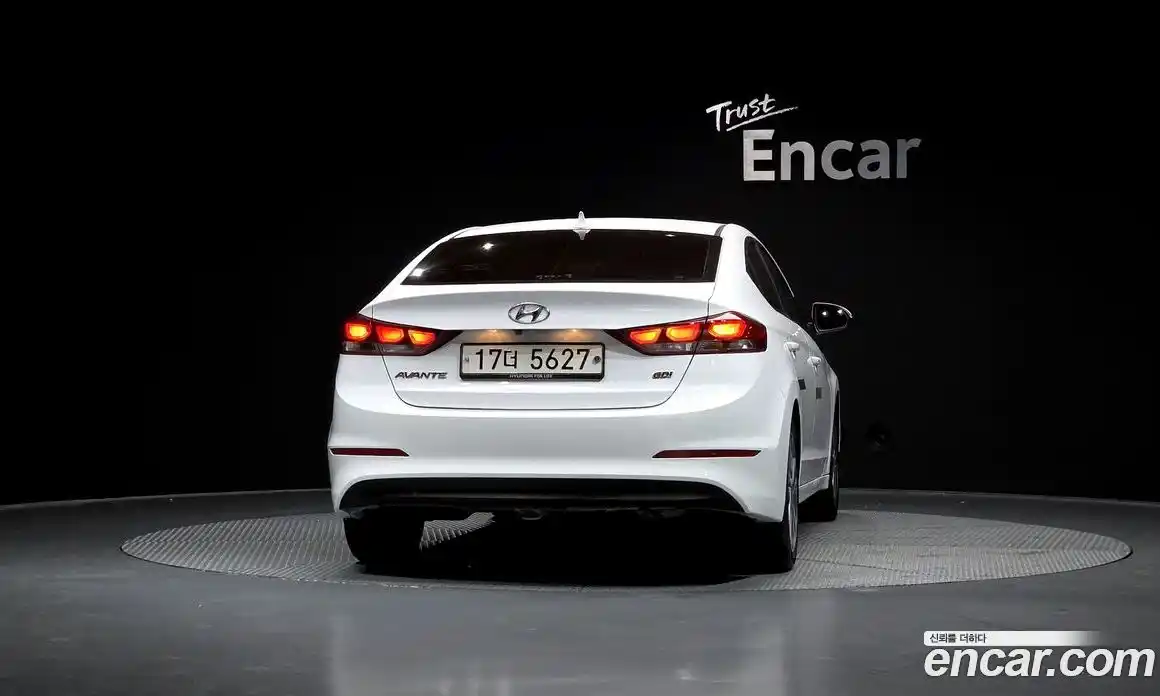 Hyundai Avante 2017 1.6 Автомат в Москве № 450475, фото 3