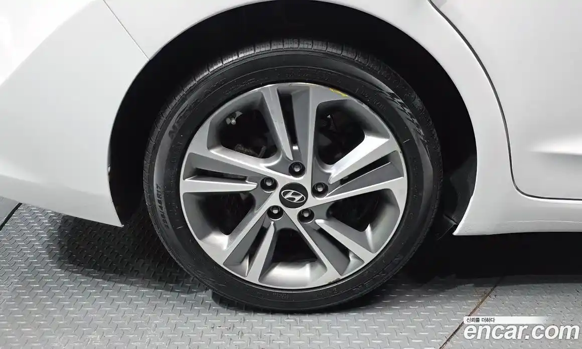 Hyundai Avante 2017 1.6 Автомат в Москве № 450475, фото 4