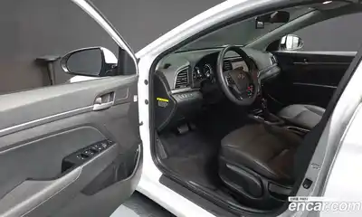 Hyundai Avante 2017 1.6 Автомат в Москве № 450475, миниатюра 9